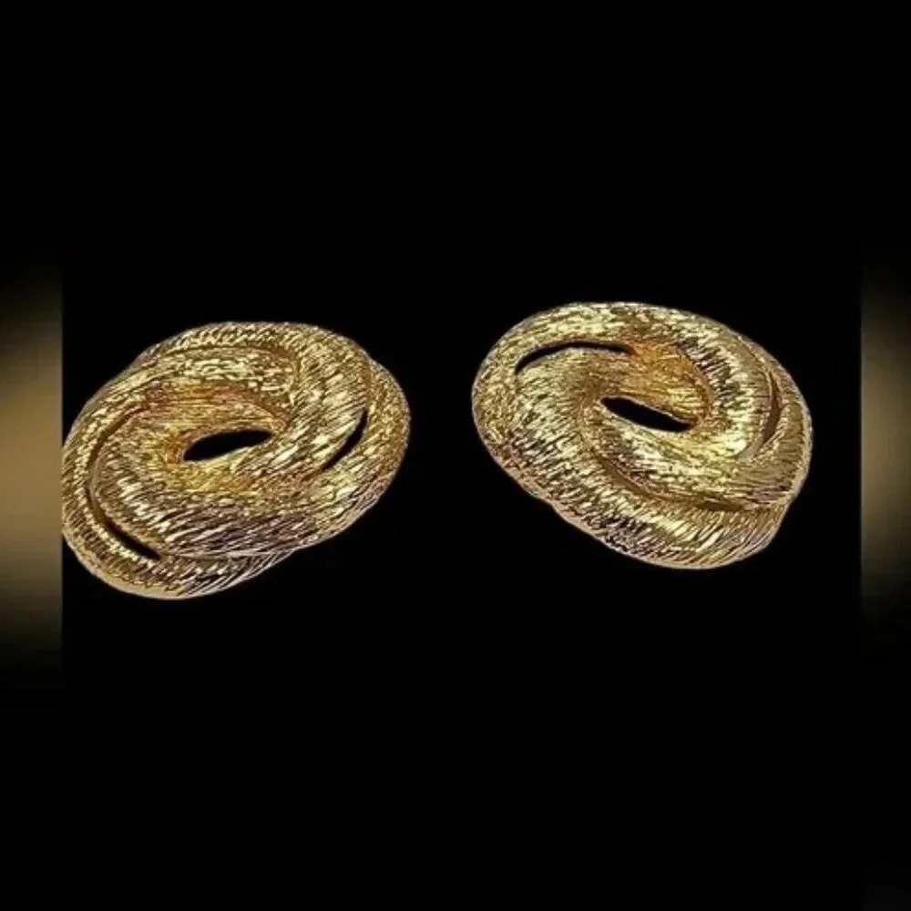 Vintage Womens Gold Tone Twist Brooch Pins Set of Two